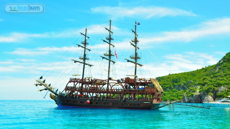 Прогулка на пиратской яхте в Белеке