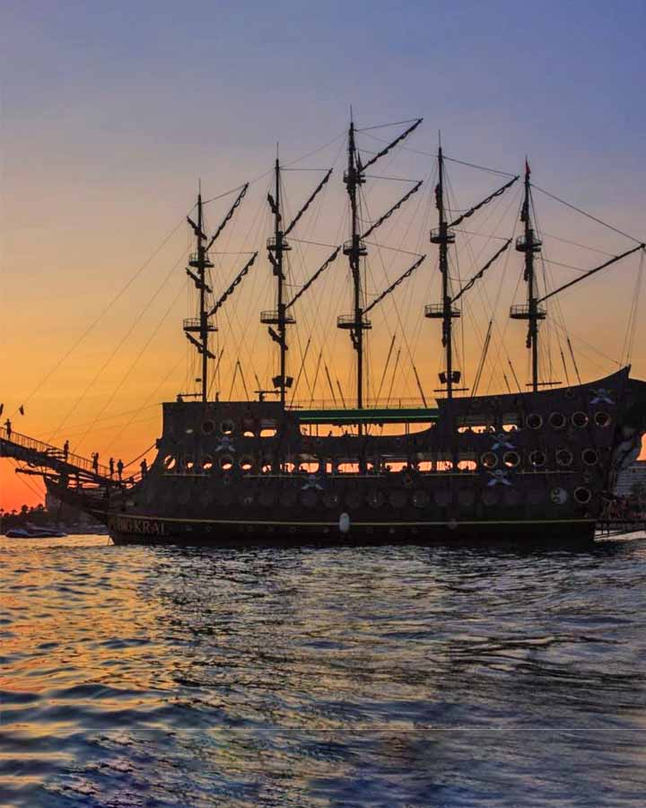 Вечерняя Прогулка на Яхте в Белеке