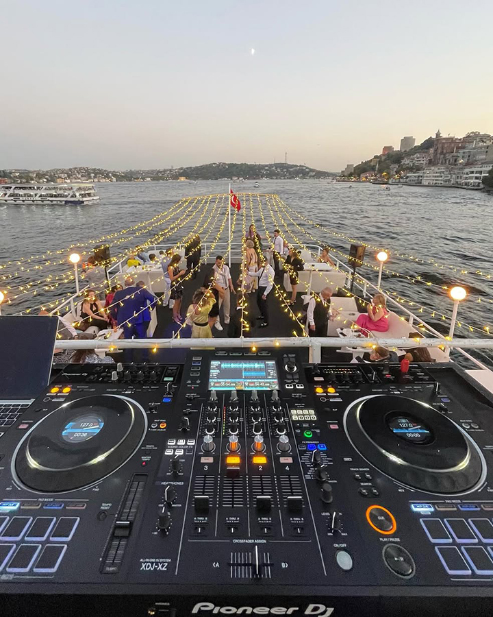 Пенная Вечеринка на Корабле в Белеке