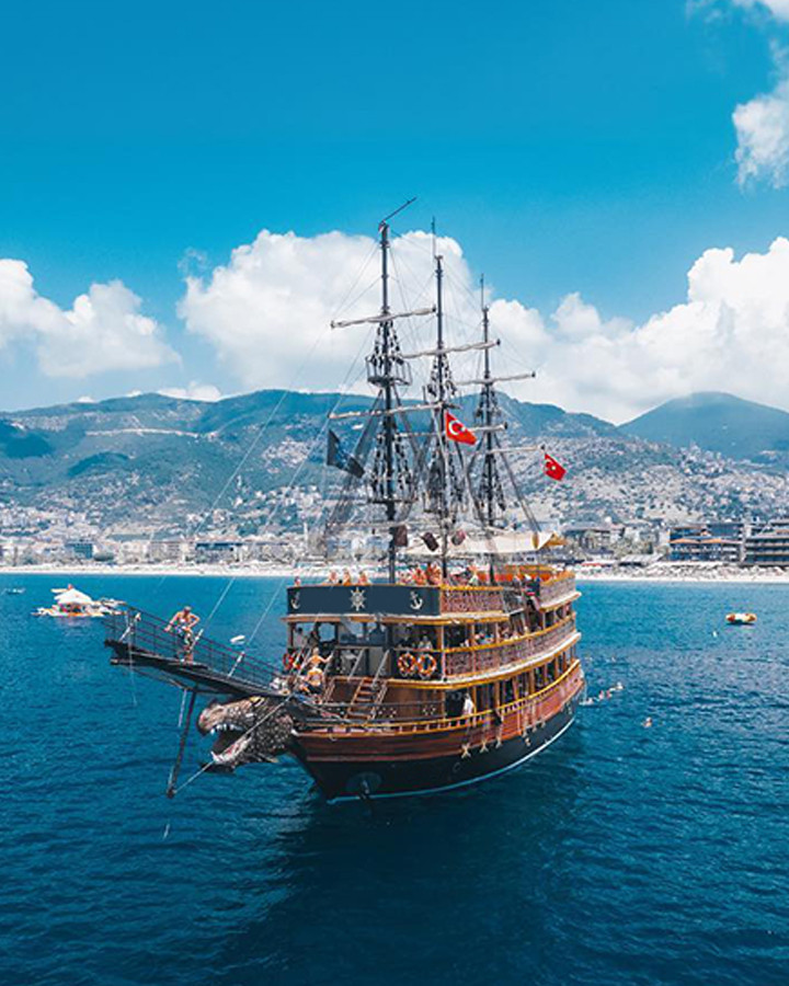 Boğazkent'te Korsan Tekne Turu